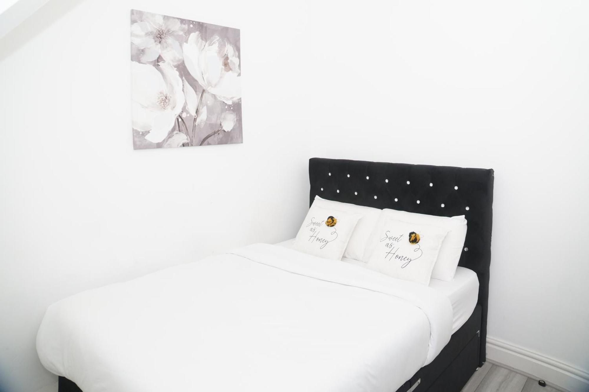 Affordably Elegant Apartments Close To Coop Live, Etihad Stadium And Manchester City Centre ภายนอก รูปภาพ