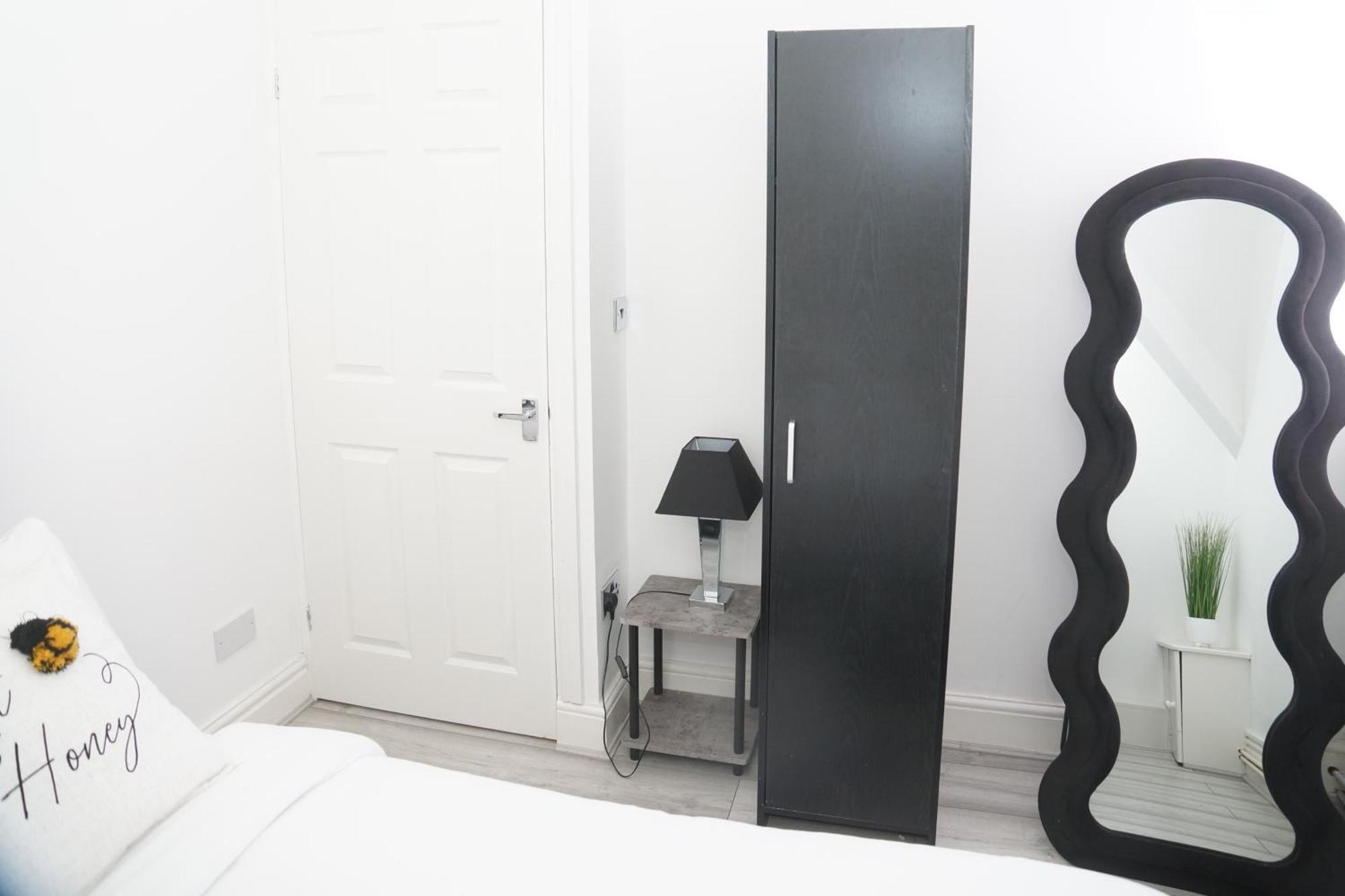 Affordably Elegant Apartments Close To Coop Live, Etihad Stadium And Manchester City Centre ภายนอก รูปภาพ